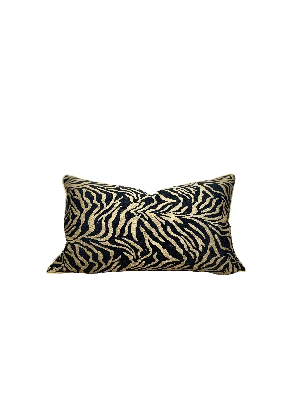 Plush Pillows for a Cozy BedGold and Black