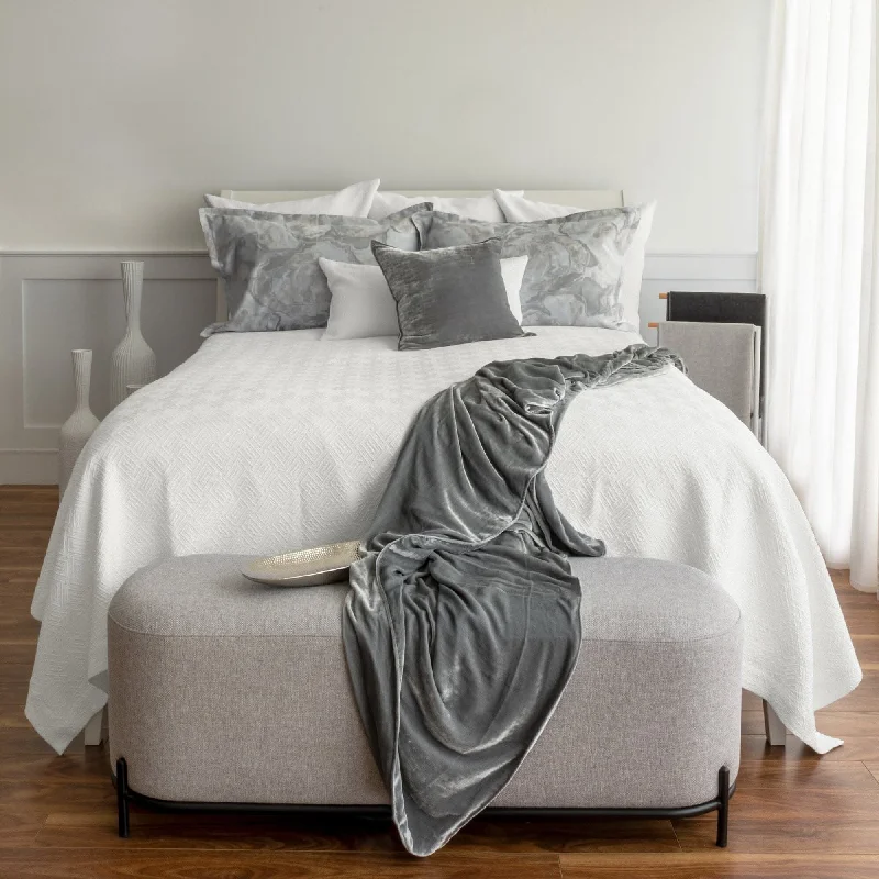 Queen - Size Sheet Sets with a European Pillowcase SetScala Matelassé