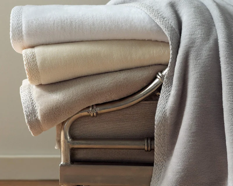 Cashmere blankets for ultimate softness and luxuryAll Seasons | Blanket