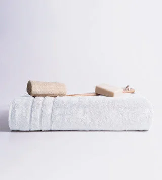 Synthetic fiber blend blankets for a budget - friendly choiceBamboo Bath Sheet