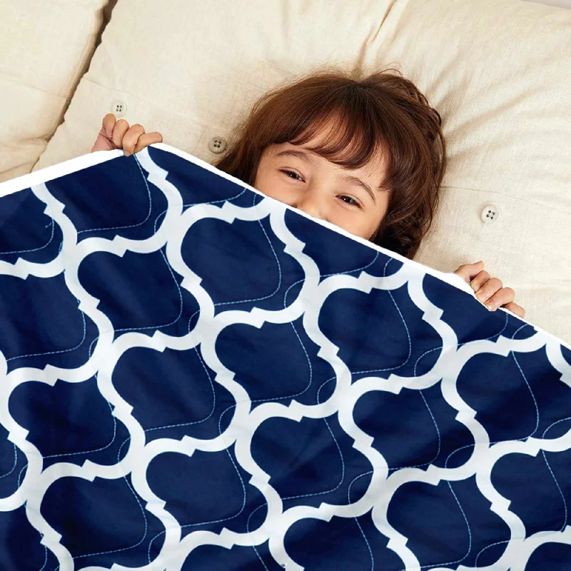 Latex - filled comforters with a bouncy texture and good supportQuatrefoil AC Quilt Comforter for Kids