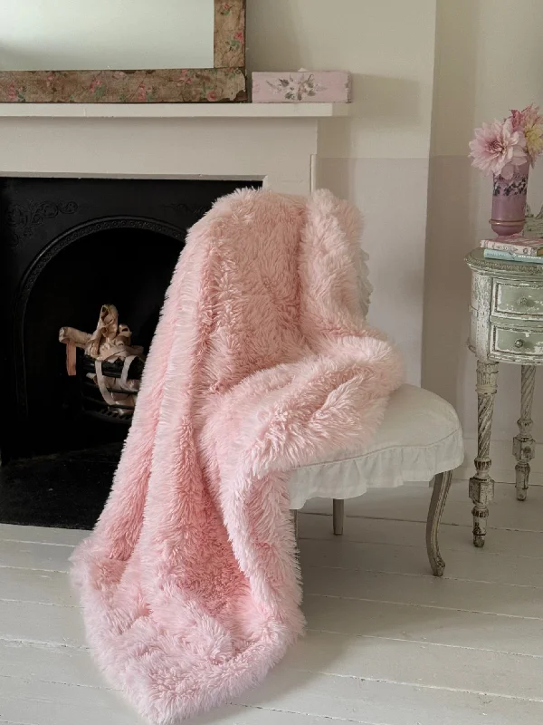 Fleece blankets for a cozy and plush textureCandy Pink Faux Fur Throw