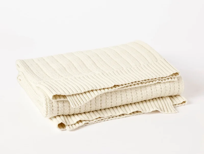 Microfiber blankets that are durable and easy to care forCasa Loma Organic Knit Throw