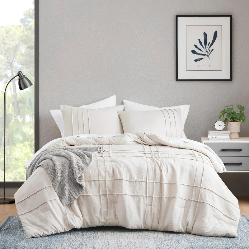 Duck down comforters with a softer feel and good warmth retentionChelsea Square Evans Pinch Pleated Soft Washed Boho Comforter Set