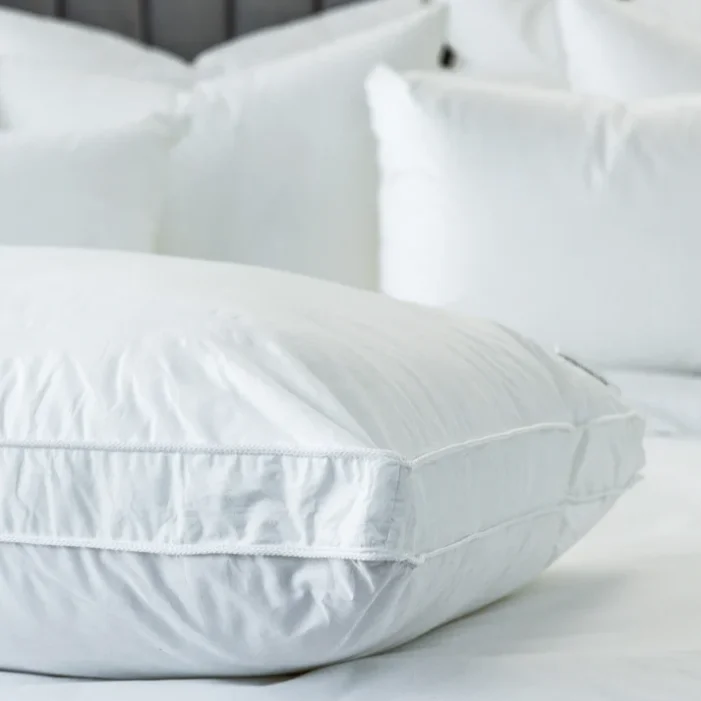 Guest - room duvet covers to make visitors feel welcome and comfortableSeasons – Alternative to Down Pillow