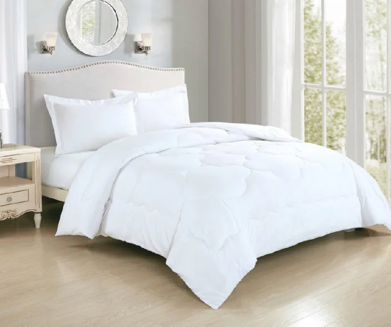 Wool - filled comforters with natural moisture - wicking and temperature - regulating featuresClassic Comforter - White