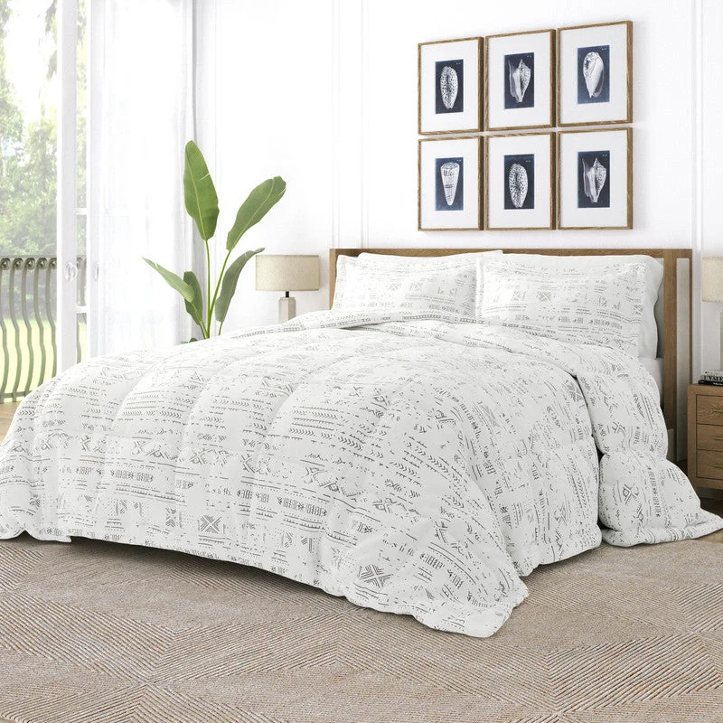 Latex - filled comforters with a bouncy texture and good supportDistressed Field Light Gray Pattern Comforter Set Down-Alternative Ultra Soft Microfiber Bedding, Full/Queen