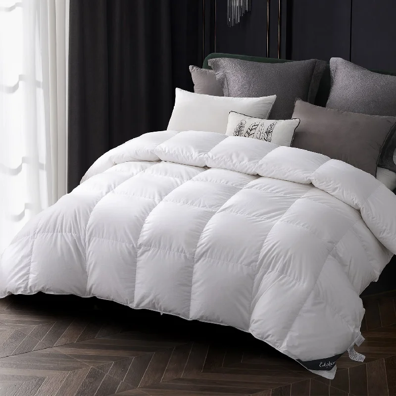 Full - size comforters suitable for full - sized beds in guest rooms or small bedroomsGlobon All Season Down Comforter