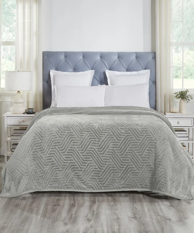 Recycled polyester blankets for an eco - conscious optionHome Essential euphoric tales flannel blanket,Cloud Grey