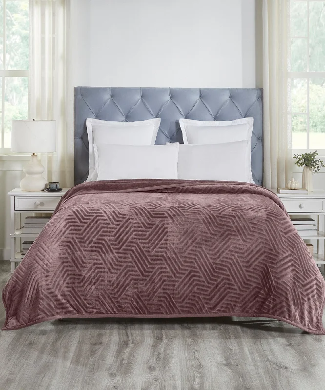 Silk blankets with a smooth and elegant touchHome Essential euphoric tales flannel blanket, Pale Mauve