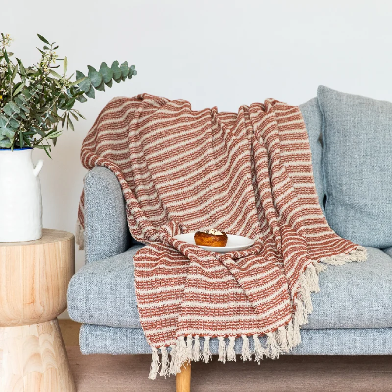 Acrylic blankets for a soft and affordable alternativeLuca Cotton Throw - Rust