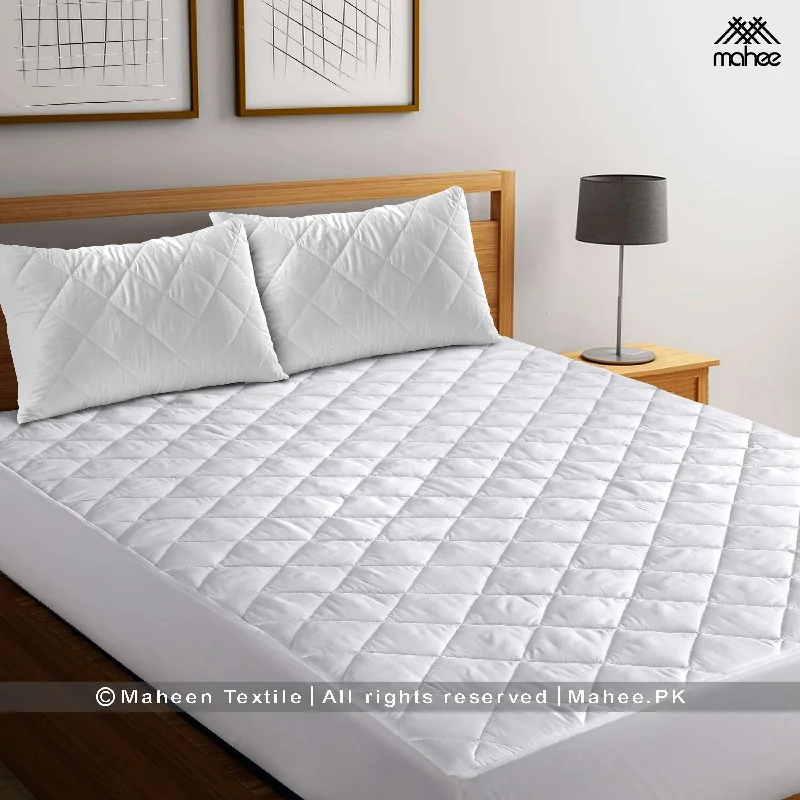 Queen - size mattresses for couples and standard bedroomsMicrofiber Quilted Waterproof Mattress Protector