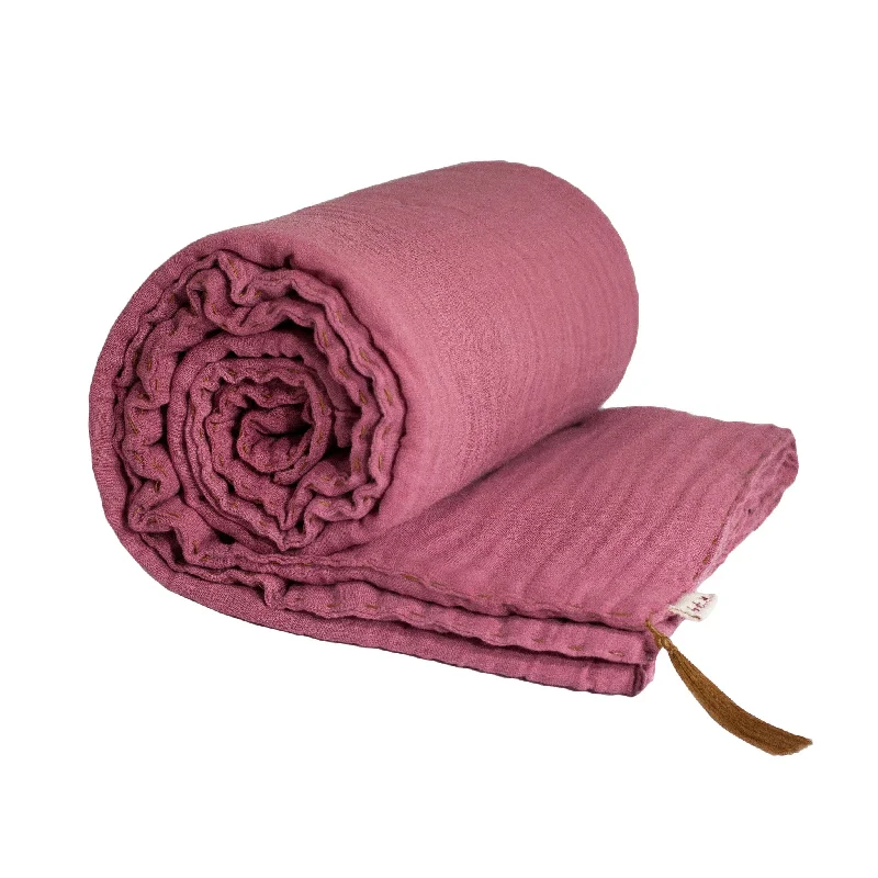 Acrylic blankets for a soft and affordable alternativeNumero 74 Winter Blanket Baobab Rose