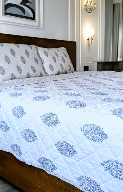 Down - filled comforters for supreme warmth and lightnessOrganic Cotton Bedspread