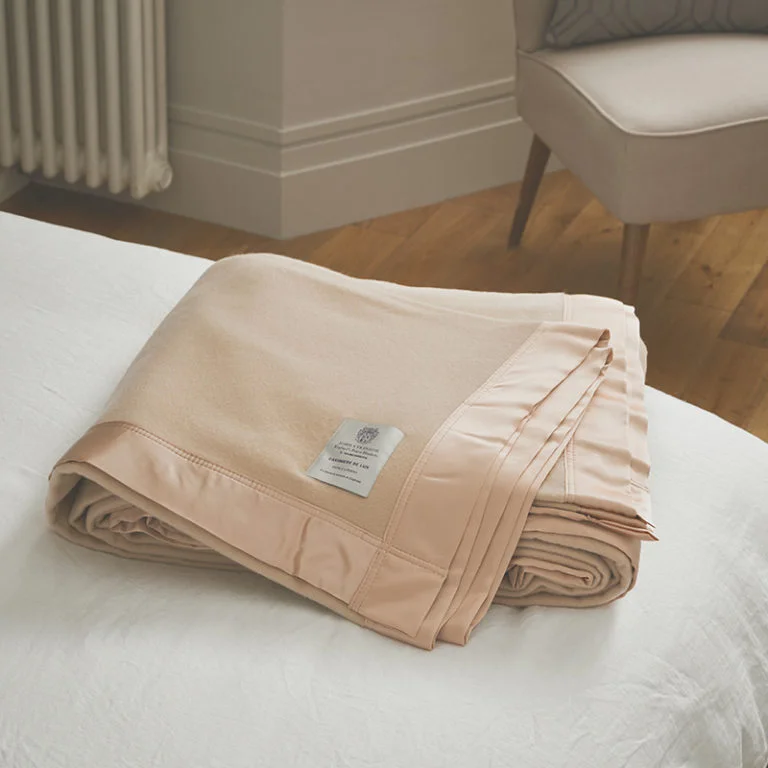 Rayon from bamboo blankets for a silky and breathable feelPure Cashmere Blanket