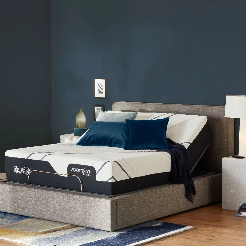 Queen - size mattresses for couples and standard bedroomsCLOSEOUT - Serta iComfort CF4000 Plush 14" Mattress