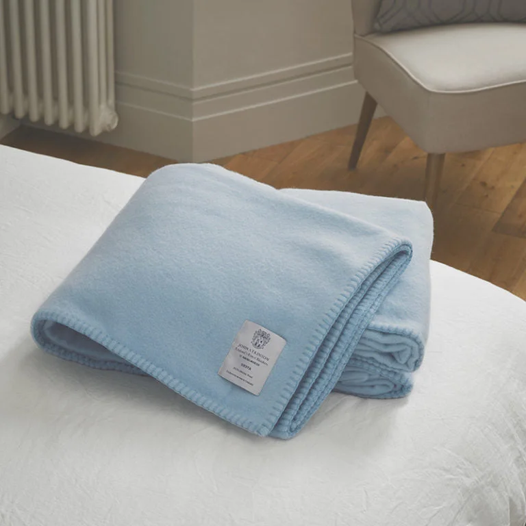 Wool blankets with natural warmth and insulationSiesta - Pure Merino Wool Blanket