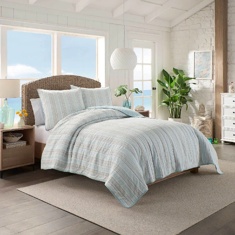 Synthetic - filled comforters like polyester for affordability and hypoallergenic propertiesSouthern Tide Pawley's Island Blue Quilt