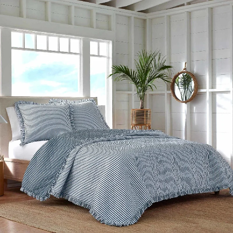 Bamboo - fiber - filled comforters with antibacterial and breathable qualitiesSouthern Tide South Shore Blue Quilt