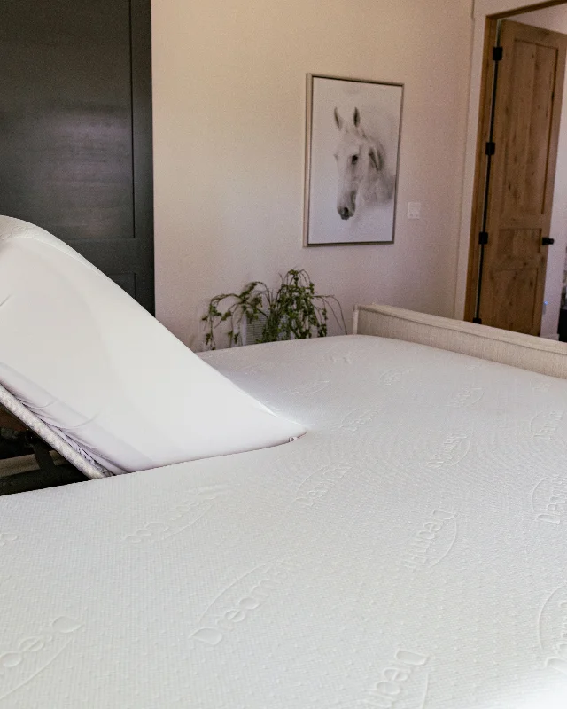 Organic cotton mattresses for a chemical - free sleep surfaceWaterproof Mattress Protector Split Head, DreamChill™ Collection